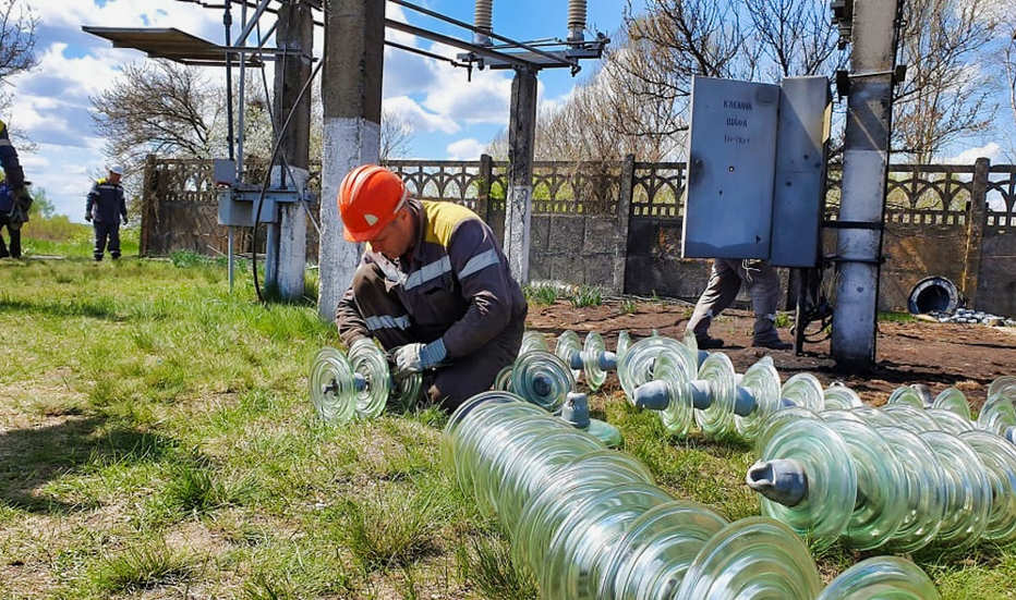 shche-mayzhe-900-rodin-u-vishgorodskomu-ta-buchanskomu-rayonah-znovu-zi-svitlom-dtek-prodovzhuye-lagoditi-merezhi-poshkodzheni-cherez-boyovi-diji-1