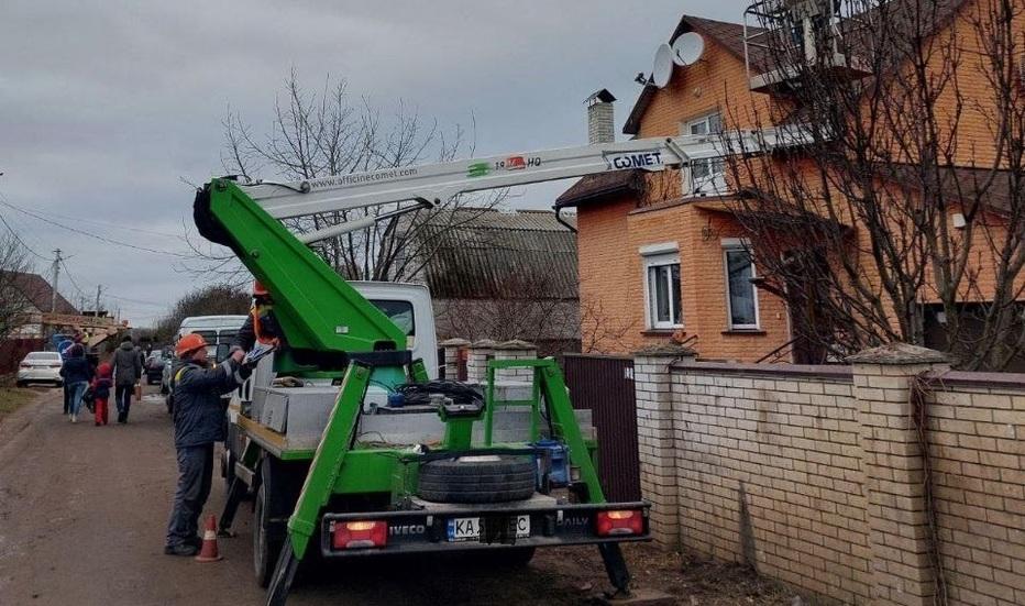 energetichna-nezlamnist-energetiki-dtek-kijivski-regionalni-elektromerezhi-usunuli-2-5-tisyachi-poshkodzhen-liniy-z-pochatku-povnomasshtabnoji-viyni-4