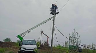 za-cherven-energetiki-dtek-kijivski-regionalni-elektromerezhi-povernuli-svitlo-u-ponad-dvi-tisyachi-osel-pislya-obstriliv
