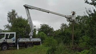zi-svitlom-ponad-120-tis-rodin-energetiki-dtek-kijivski-regionalni-elektromerezhi-prodovzhuyut-likvidovuvati-naslidki-negodi