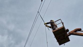 energetiki-dtek-kijivski-regionalni-elektromerezhi-vidnovili-svitlo-mayzhe-dlya-300-osel-kijivshchini-shcho-postrazhdali-vid-obstriliv