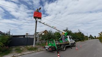 mi-pracyuyemo-vi-zi-svitlom-2-5-tisyachi-remontiv-u-rozpodilchih-merezhah-prohodit-bez-vidklyuchen-dtek-kijivski-regionalni-elektromerezhi